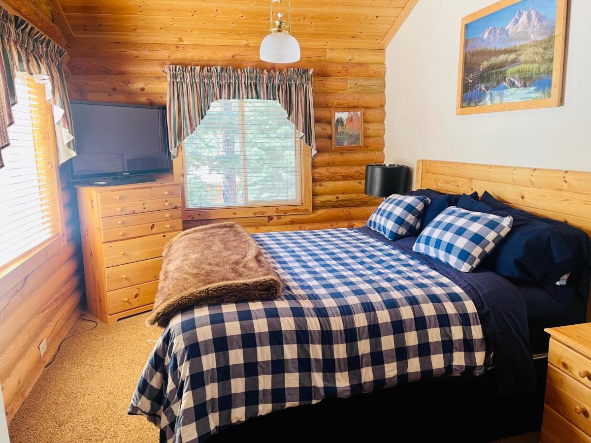 Adventure Awaits 3King Bed,2Bath Log Cabin In Heart Of Duck Creek Village! Buitenkant foto