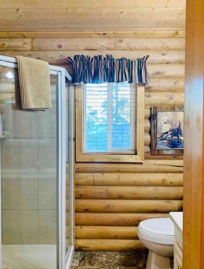 Adventure Awaits 3King Bed,2Bath Log Cabin In Heart Of Duck Creek Village! Buitenkant foto